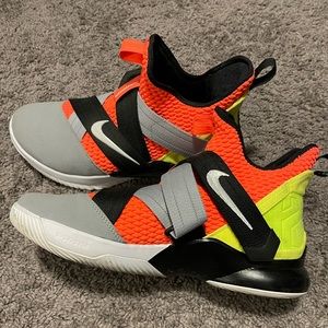 Nike LeBron Soldier XII SFG - Size 10.5